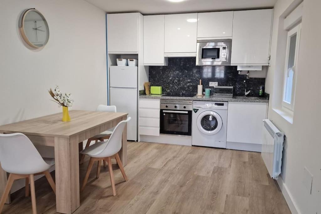 Apartamento Aires De Tineo Oviedo Exteriör bild
